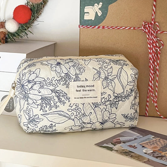 2024 Vintage Flower Quilting Women Makeup Bag Portable Zipper Cosmetic Travel Organizer Female Handbag Toiletry Pouch for Girls