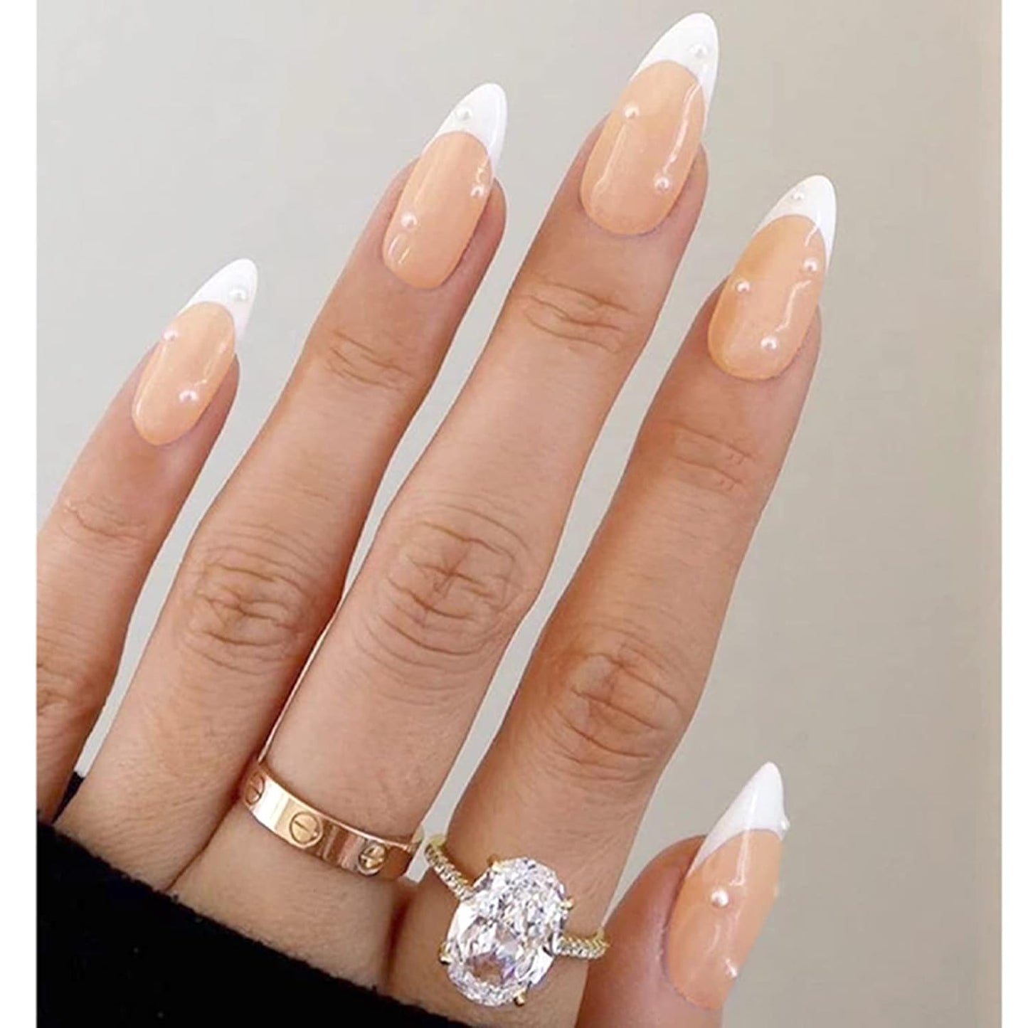 Almond Press on Nails，Almond Shape Press on Nails，Almond Nails Press On，Press on Nails Short Almond，White French Tip Fake Nails Pearl Design Almond Nails for Women Girls 24Pcs